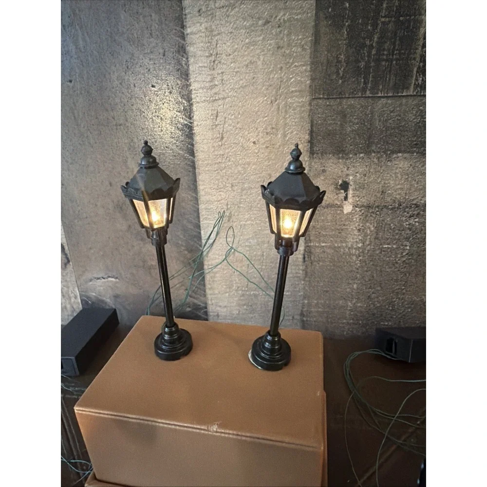 Vintage Christmas‎ Village Lighted Street Lamp Posts Battery Operated Lot of 3